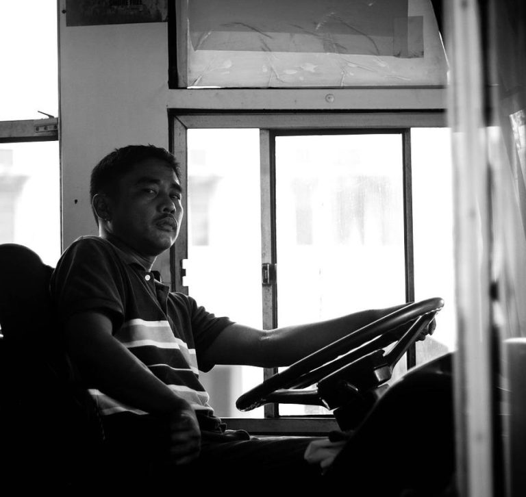 Conductor de un autobus de flota